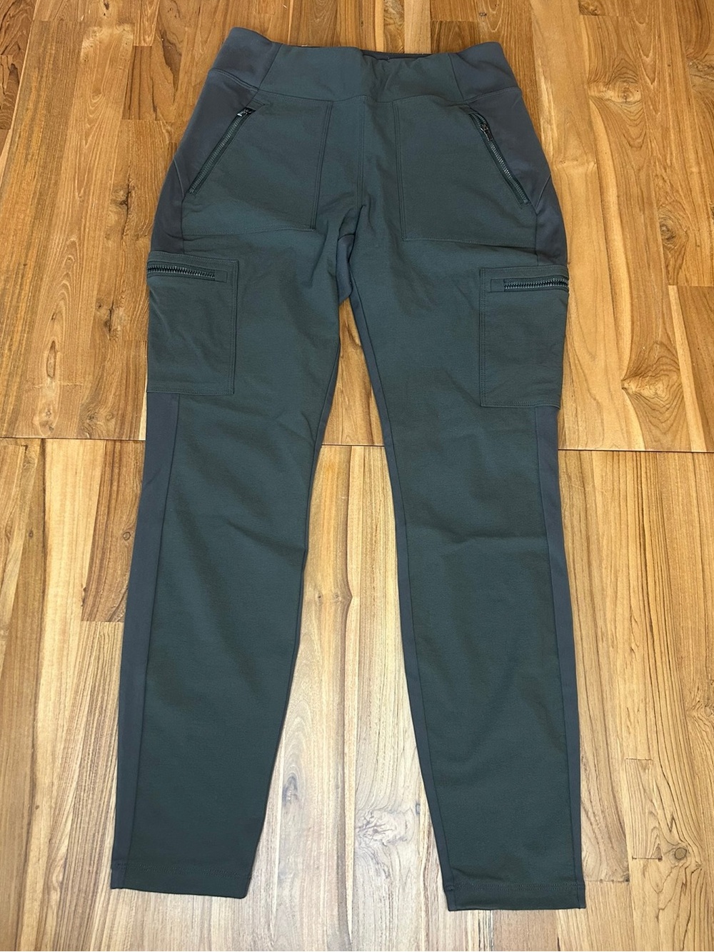 Athleta Headlands Hybrid High Rise Cargo Leggings – Green – Size 8